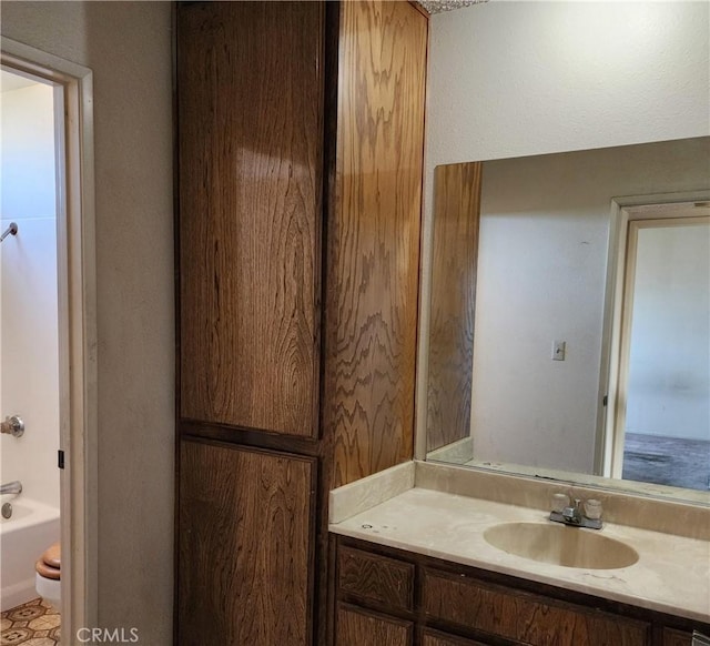 411 N Brannick Unit B, Los Angeles, CA 90063 - full bathroom with vanity, toilet, and washtub / shower combination