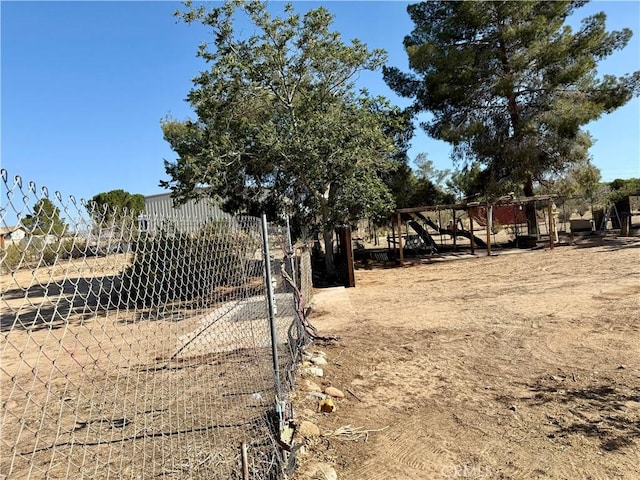 18083 Deodar St, Hesperia, CA 92345 - view of yard