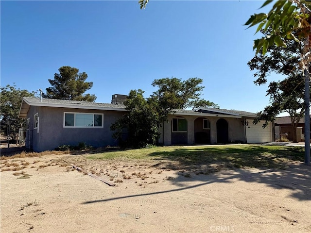 18083 Deodar St, Hesperia, CA 92345 - ranch-style home with stucco siding and a garage