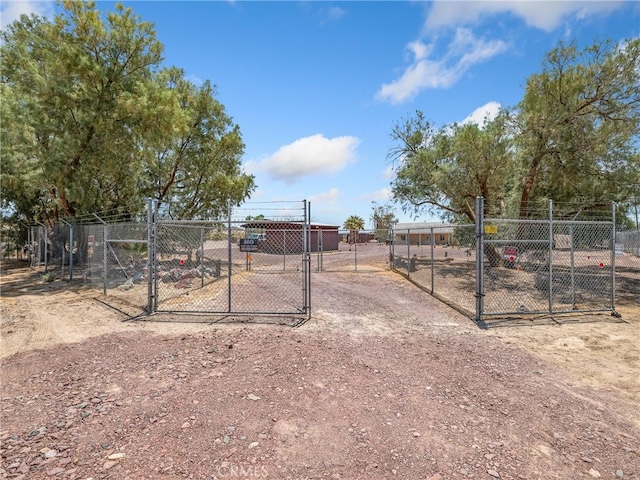 49333 Riverside Rd, Newberry Springs, CA 92365 - view of yard featuring a gate