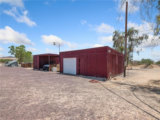 49333 Riverside Rd, Newberry Springs, CA 92365 - view of outdoor structure featuring dirt driveway