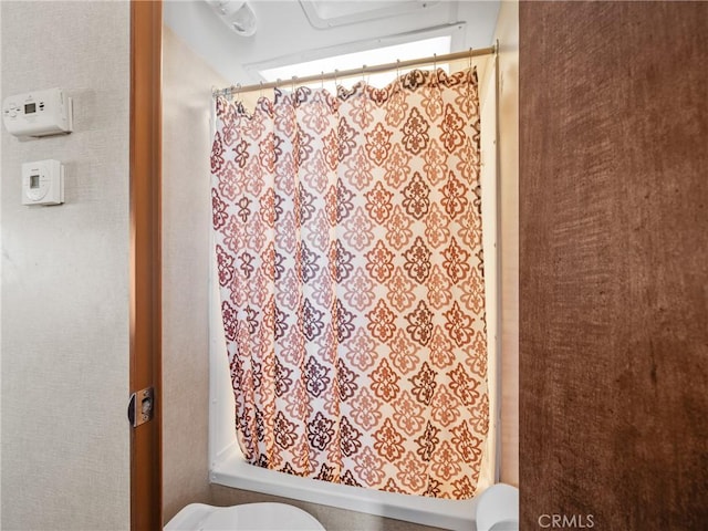 49333 Riverside Rd, Newberry Springs, CA 92365 - full bathroom featuring toilet