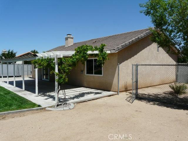 15193 Farmington St, Hesperia, CA 92345 - photo 8