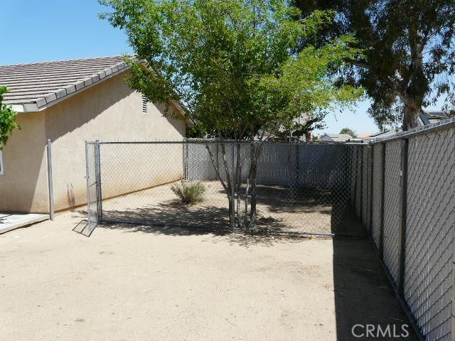 15193 Farmington St, Hesperia, CA 92345 - photo 22