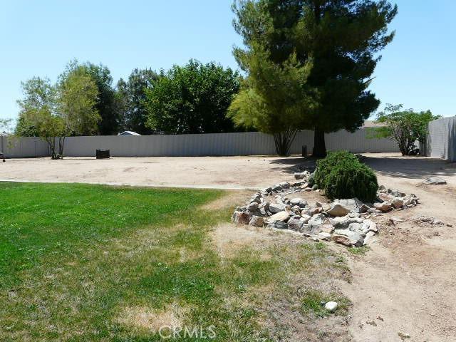 15193 Farmington St, Hesperia, CA 92345 - photo 13