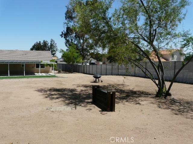 15193 Farmington St, Hesperia, CA 92345 - photo 17