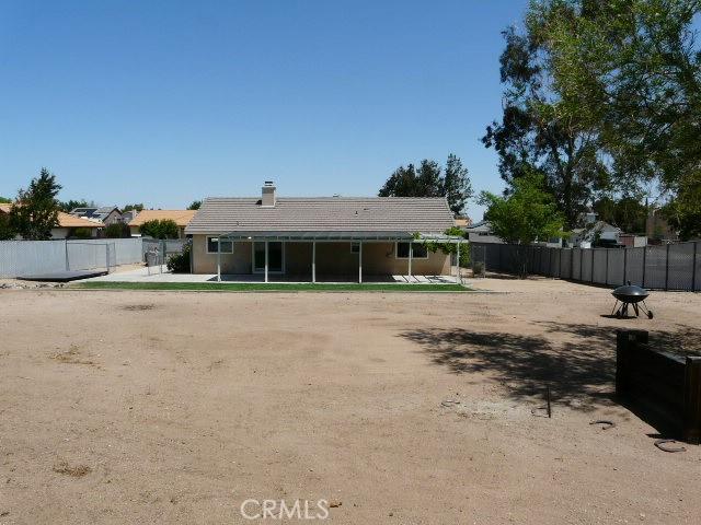 15193 Farmington St, Hesperia, CA 92345 - photo 18