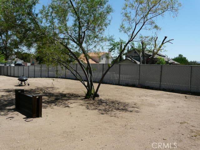 15193 Farmington St, Hesperia, CA 92345 - photo 16