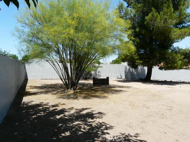 15193 Farmington St, Hesperia, CA 92345 - photo 20