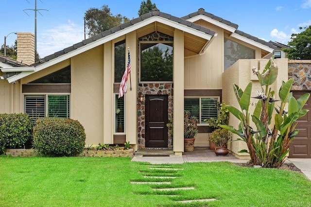 1663 Linda Sue Ln, Encinitas, CA 92024 - mid-century home featuring a front lawn and stucco siding