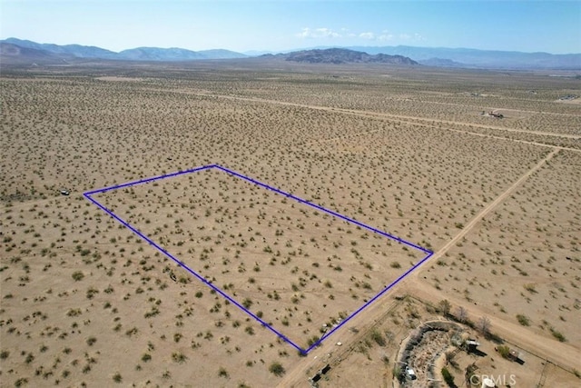 4 Navajo Rd, Apple Valley, CA 92307