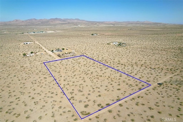 4 Navajo Rd, Apple Valley, CA 92307