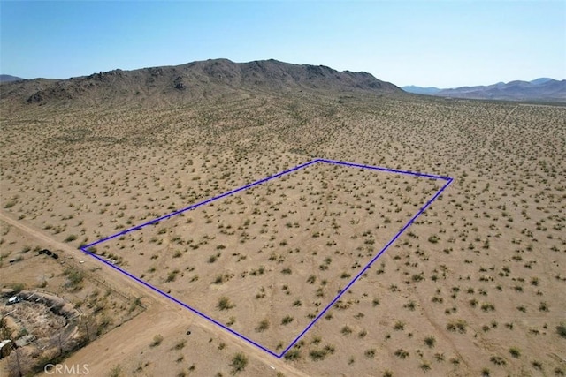 4 Navajo Rd, Apple Valley, CA 92307