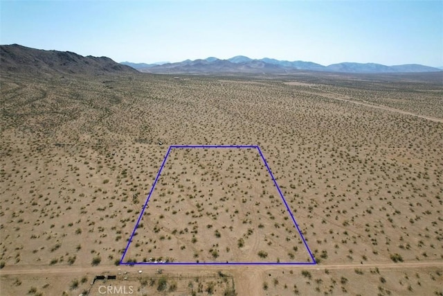 4 Navajo Rd, Apple Valley, CA 92307