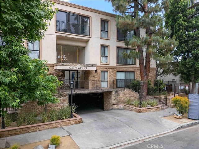 15344 Weddington St Unit 304, Sherman Oaks, CA 91411 - photo 2