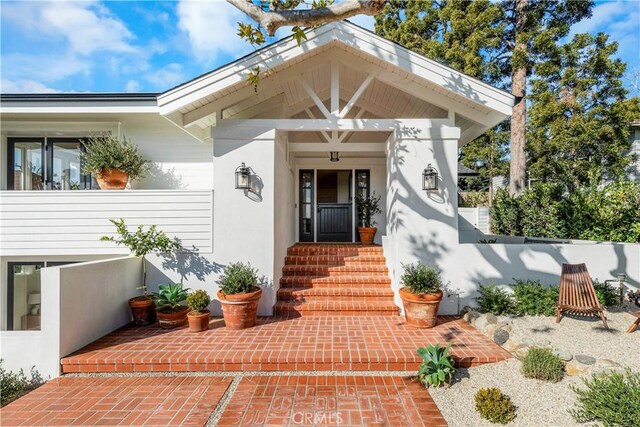 432 Holly St, Laguna Beach, CA 92651 - view of exterior entry with stucco siding