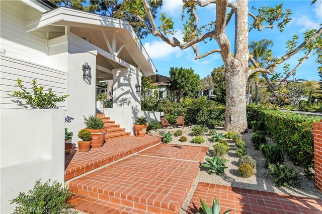 432 Holly St, Laguna Beach, CA 92651 - view of patio