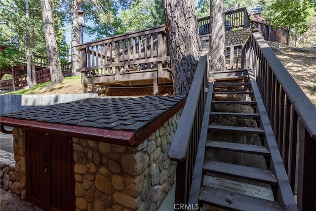 1370 Calgary Dr, Lake Arrowhead, CA 92352 - deck with stairway