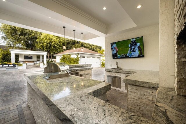 1281 E Orange Grove Blvd, Pasadena, CA 91104 - view of patio / terrace featuring a sink