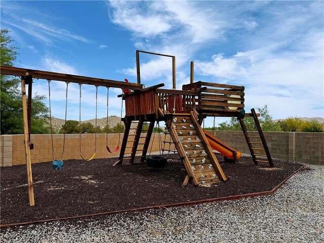 8520 Bolero Dr, Yucca Valley, CA 92284 - view of playground