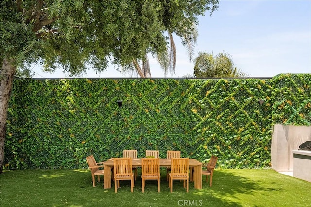 13536 Morrison St, Sherman Oaks, CA 91423 - view of green lawn