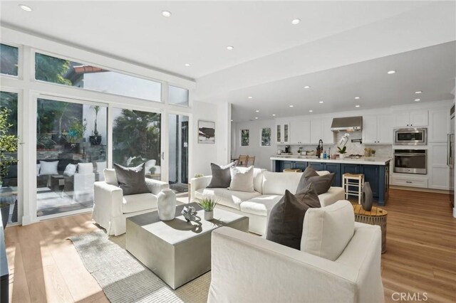 2501 N Poinsettia Ave, Manhattan Beach, CA 90266 - photo 16