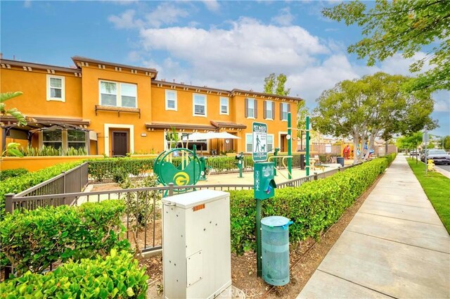 10410 Orchid Way, Santa Fe Springs, CA 90670 - view of home's community