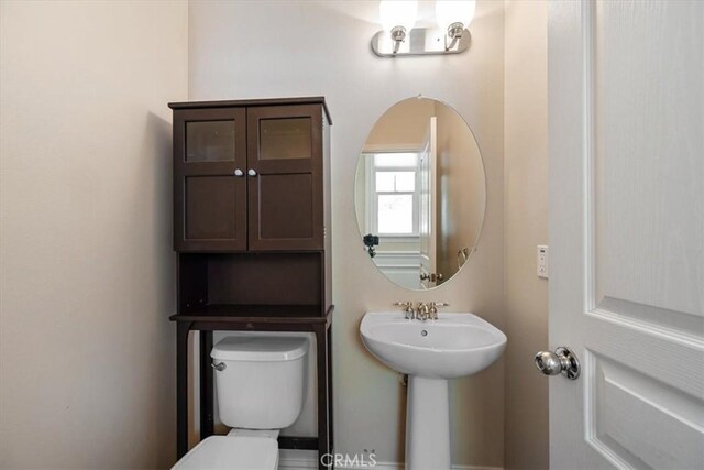 11506 Cuervo Way, Atascadero, CA 93422 - bathroom with toilet and a sink