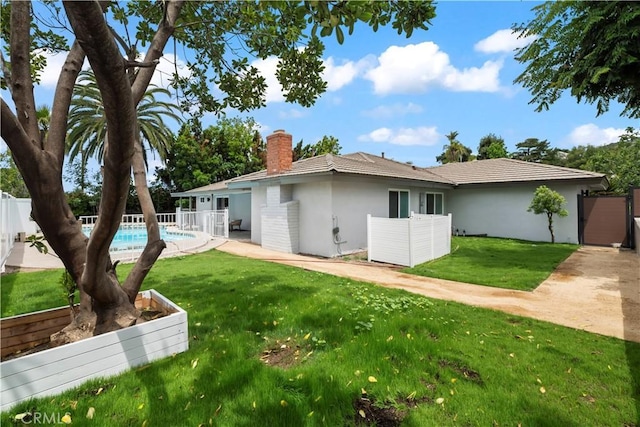 2014 Cumberland Rd, Glendora, CA 91741 - back of property featuring a chimney and stucco siding