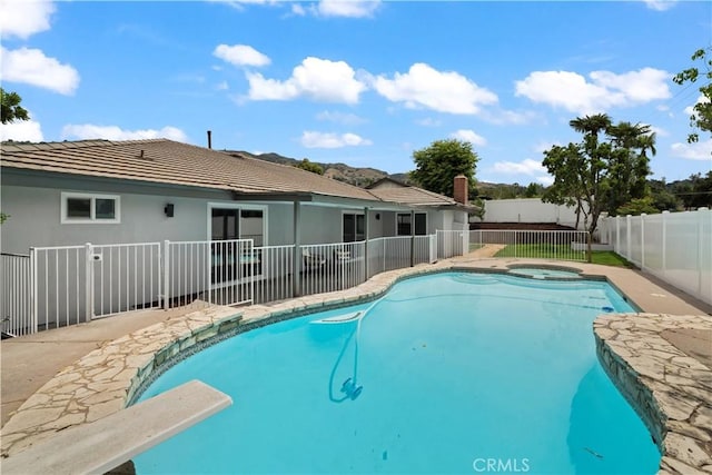 2014 Cumberland Rd, Glendora, CA 91741 - view of swimming pool featuring an in-ground hot tub, a fenced backyard, and a patio area