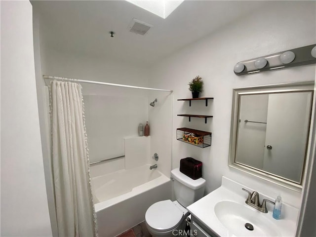 17722 Sergio Cir Unit 203, Huntington Beach, CA 92647 - full bath featuring toilet, shower / tub combo with curtain, and vanity