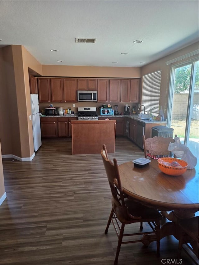 300 Date St, Lake Elsinore, CA 92530 - photo 6