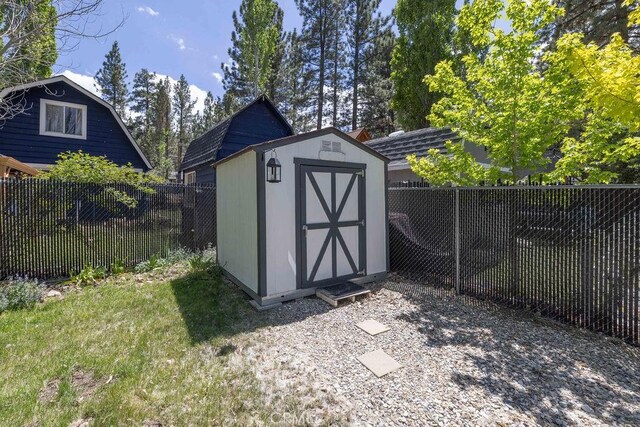 1012 E Fairway Blvd, Big Bear City, CA 92314 - photo 21