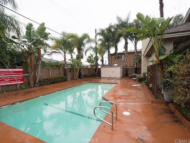 726 W Wilson St Unit K, Costa Mesa, CA 92627 - community pool featuring a fenced backyard