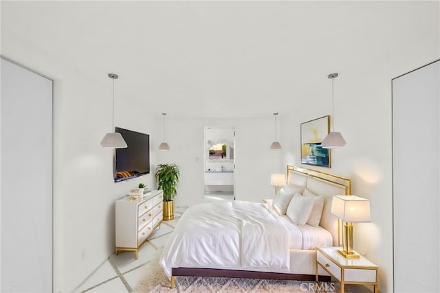 1046 N Hillcrest Rd, Beverly Hills, CA 90210 - bedroom with connected bathroom
