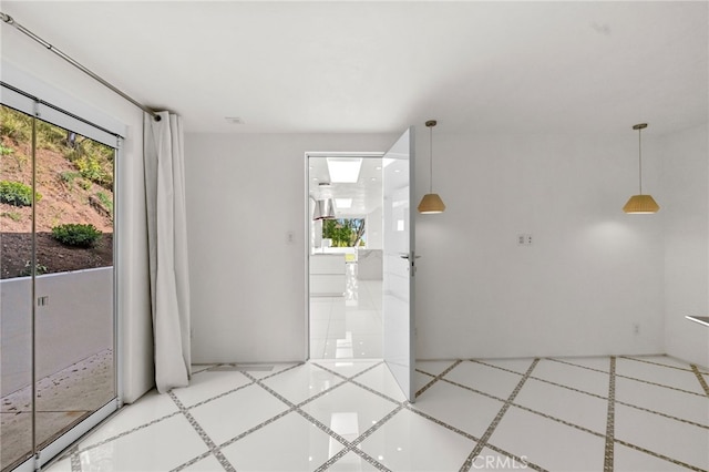 1046 N Hillcrest Rd, Beverly Hills, CA 90210 - view of unfurnished room