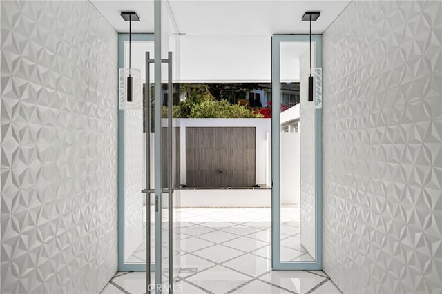 1046 N Hillcrest Rd, Beverly Hills, CA 90210 - view of gate