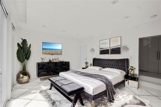 1046 N Hillcrest Rd, Beverly Hills, CA 90210 - view of bedroom