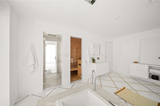 1046 N Hillcrest Rd, Beverly Hills, CA 90210 - photo 42