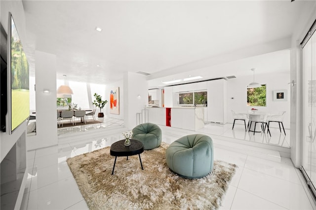 1046 N Hillcrest Rd, Beverly Hills, CA 90210 - photo 18