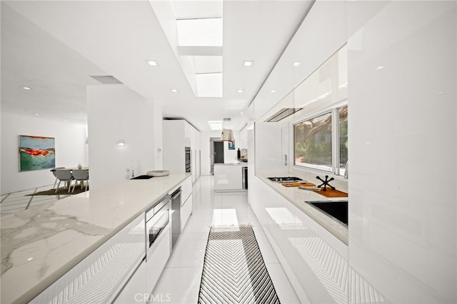 1046 N Hillcrest Rd, Beverly Hills, CA 90210 - photo 21