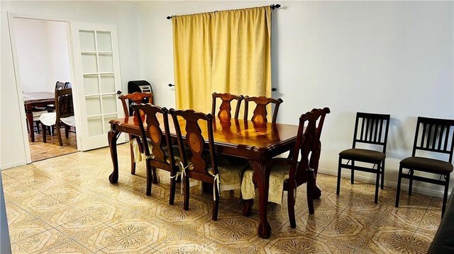 4127 W 130th St, Hawthorne, CA 90250 - dining area featuring baseboards