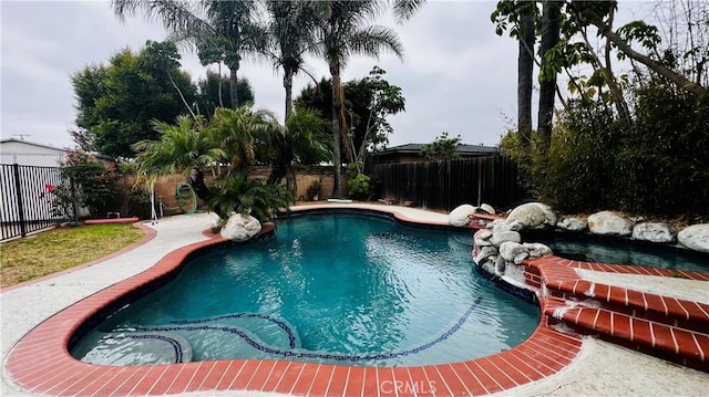 4127 W 130th St, Hawthorne, CA 90250 - view of swimming pool featuring a fenced backyard
