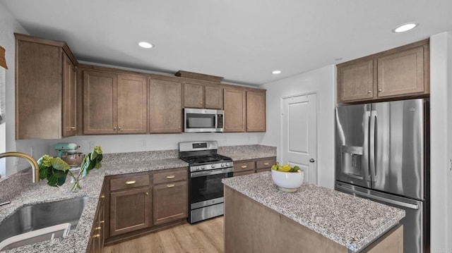 24008 Kestrel Ct, Lake Elsinore, CA 92532 - photo 14