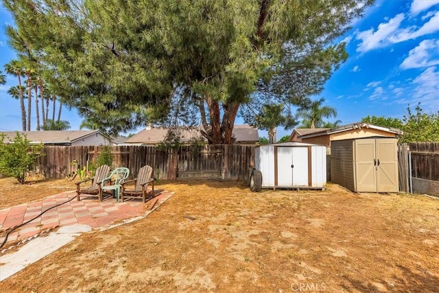 162 Peppertree Way, San Jacinto, CA 92583 - fenced backyard featuring a patio