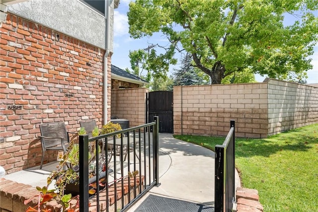 1270 Belle Rd, Calimesa, CA 92320 - view of patio / terrace featuring a gate