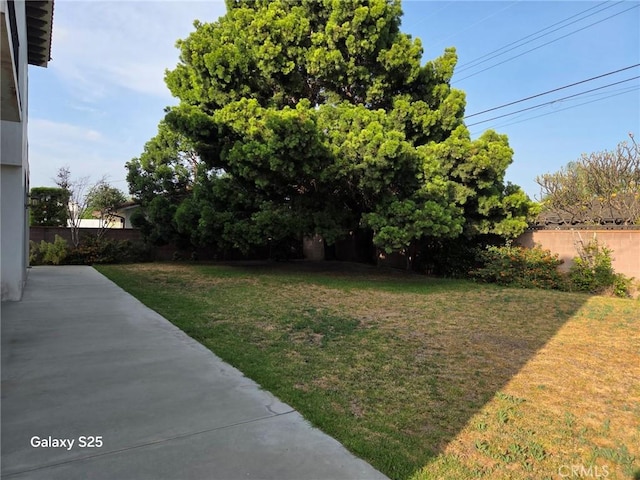 10040 Mattock Ave, Downey, CA 90240 - view of yard with a patio