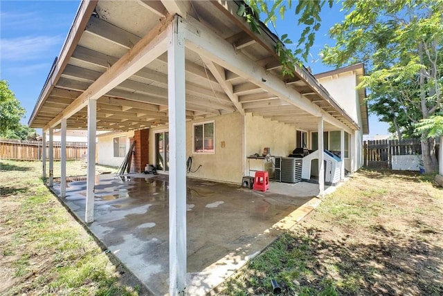 1264 N Mulberry Ave, Rialto, CA 92376 - fenced backyard with a patio
