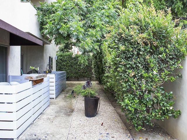 5016 Bakman Ave Unit 304, North Hollywood, CA 91601 - view of patio / terrace