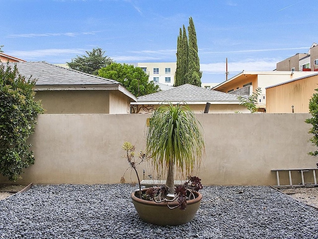 5016 Bakman Ave Unit 304, North Hollywood, CA 91601 - view of yard